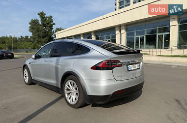 Позашляховик / Кросовер Tesla Model X 2018 в 