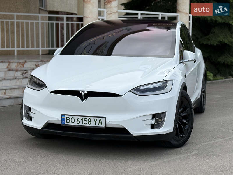 Позашляховик / Кросовер Tesla Model X 2016 в Тернополі