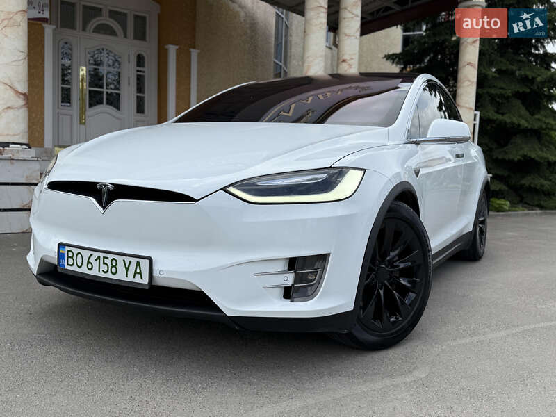 Позашляховик / Кросовер Tesla Model X 2016 в Тернополі
