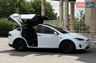 Позашляховик / Кросовер Tesla Model X 2016 в 