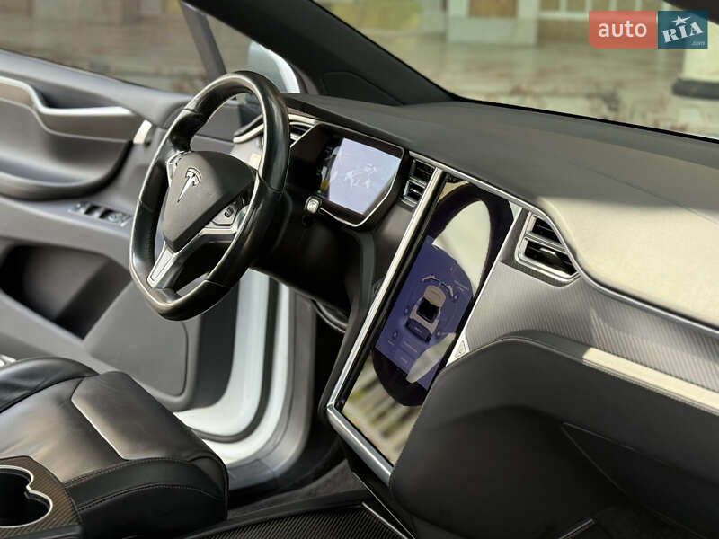 Позашляховик / Кросовер Tesla Model X 2016 в Тернополі