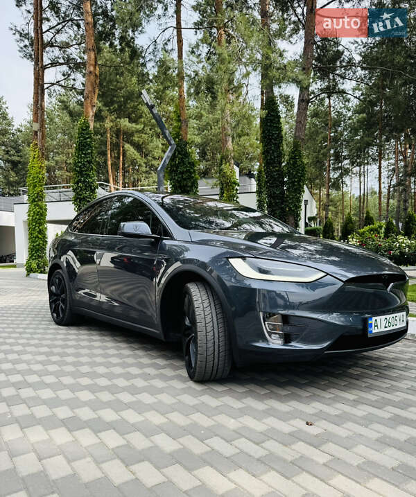 Позашляховик / Кросовер Tesla Model X 2017 в Броварах