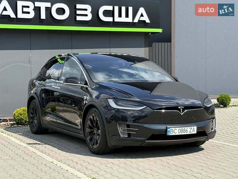 Позашляховик / Кросовер Tesla Model X 2017 в Львові