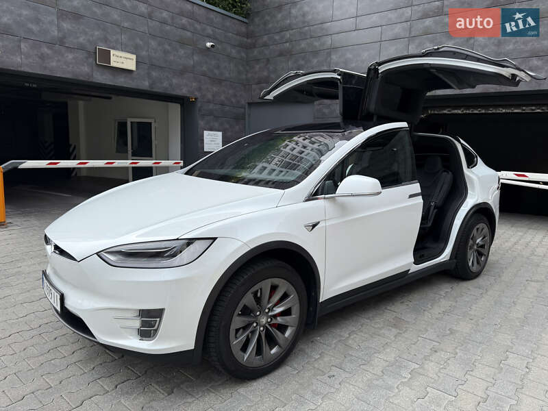 Внедорожник / Кроссовер Tesla Model X 2019 в Киеве