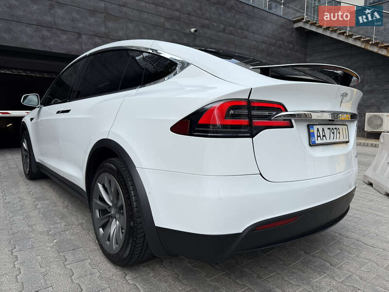 Внедорожник / Кроссовер Tesla Model X 2019 в Киеве