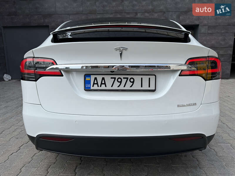 Внедорожник / Кроссовер Tesla Model X 2019 в Киеве