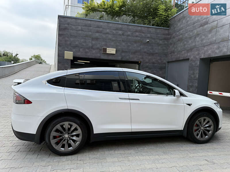 Внедорожник / Кроссовер Tesla Model X 2019 в Киеве