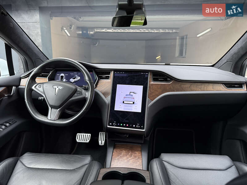 Внедорожник / Кроссовер Tesla Model X 2019 в Киеве