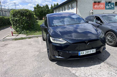 Позашляховик / Кросовер Tesla Model X 2018 в 