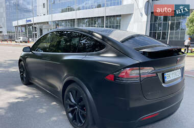Внедорожник / Кроссовер Tesla Model X 2018 в 