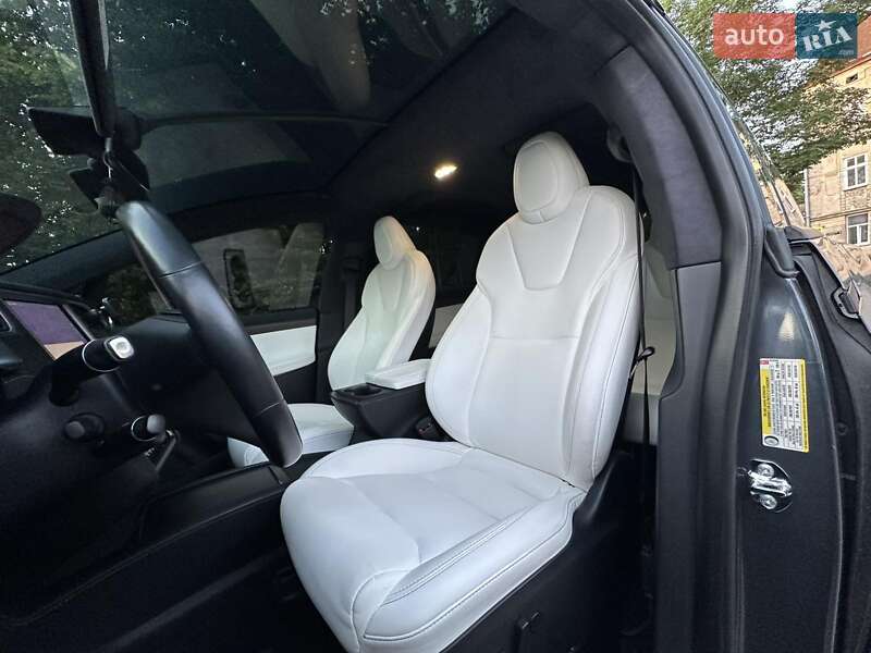 Позашляховик / Кросовер Tesla Model X 2020 в Львові