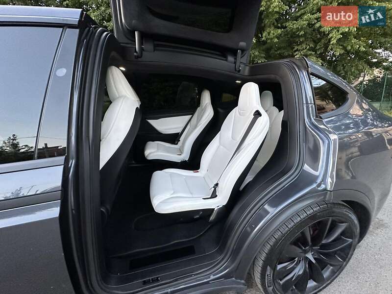 Позашляховик / Кросовер Tesla Model X 2020 в Львові