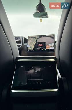 Позашляховик / Кросовер Tesla Model X 2022 в 