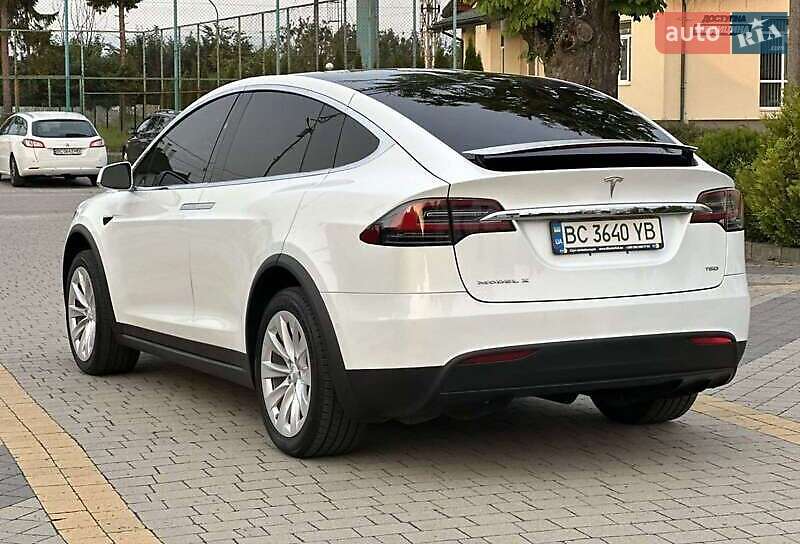 Позашляховик / Кросовер Tesla Model X 2018 в Львові