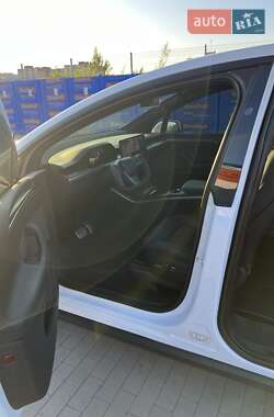 Позашляховик / Кросовер Tesla Model X 2022 в 