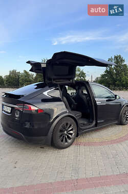Внедорожник / Кроссовер Tesla Model X 2017 в 