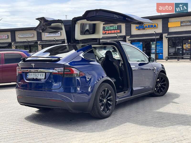 Позашляховик / Кросовер Tesla Model X 2016 в Хмельницькому