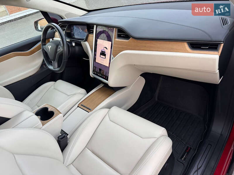 Внедорожник / Кроссовер Tesla Model X 2019 в Киеве