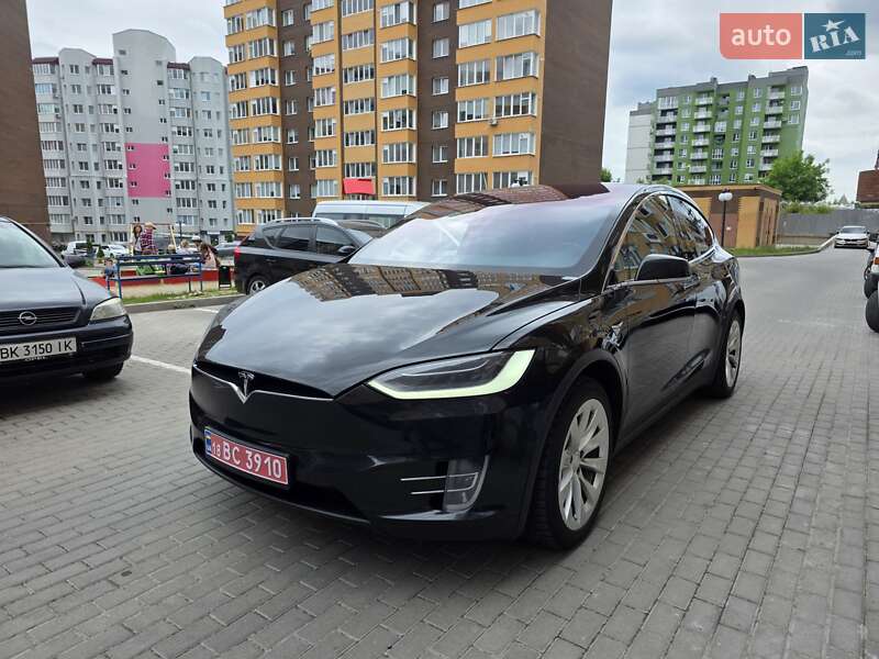 Внедорожник / Кроссовер Tesla Model X 2017 в Ровно