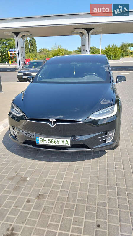Внедорожник / Кроссовер Tesla Model X 2017 в 