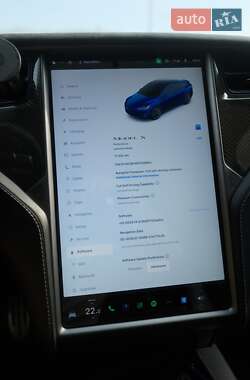 Позашляховик / Кросовер Tesla Model X 2019 в 
