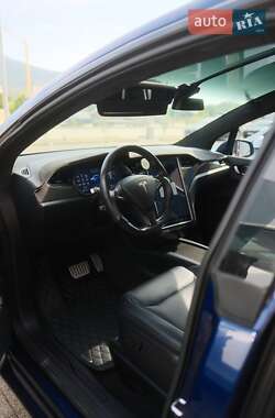 Позашляховик / Кросовер Tesla Model X 2019 в 