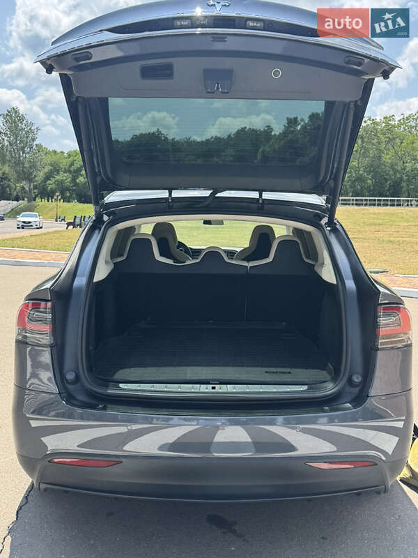 Позашляховик / Кросовер Tesla Model X 2017 в Одесі