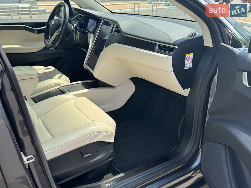 Позашляховик / Кросовер Tesla Model X 2017 в Одесі