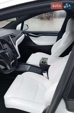 Позашляховик / Кросовер Tesla Model X 2017 в 
