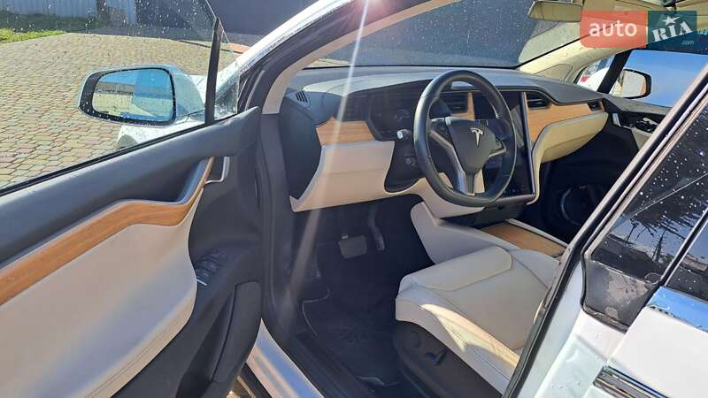 Внедорожник / Кроссовер Tesla Model X 2018 в Костополе