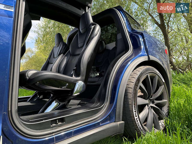 Внедорожник / Кроссовер Tesla Model X 2016 в Киеве