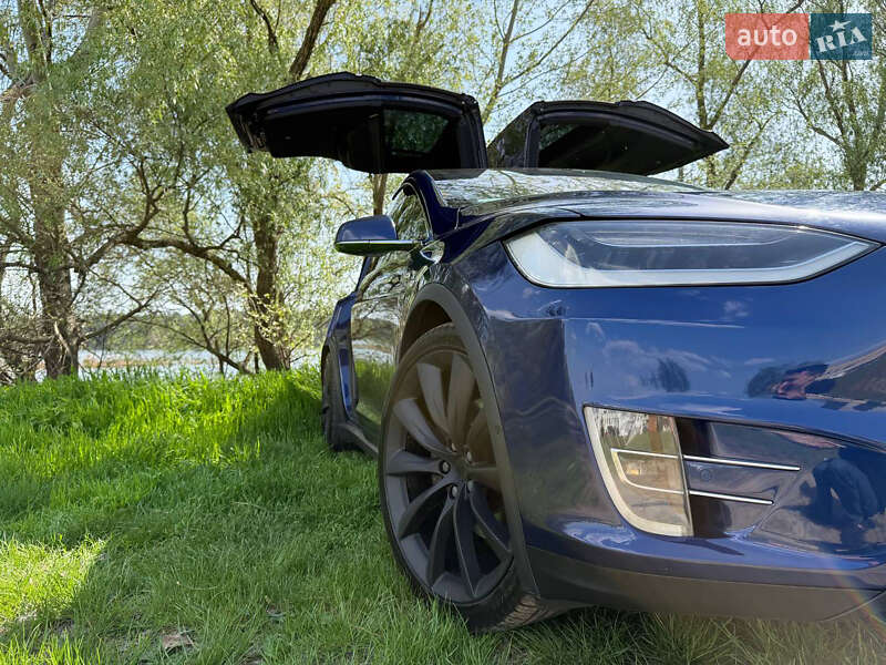 Внедорожник / Кроссовер Tesla Model X 2016 в Киеве