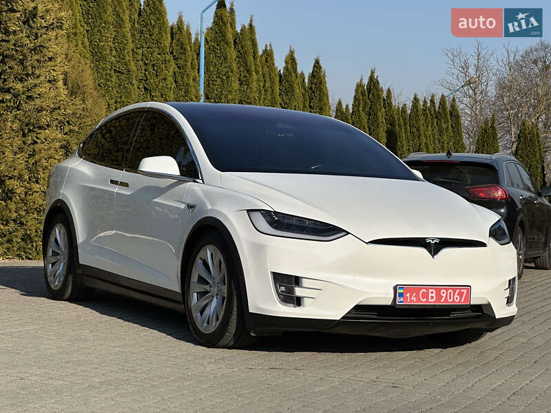 Позашляховик / Кросовер Tesla Model X 2018 в Львові