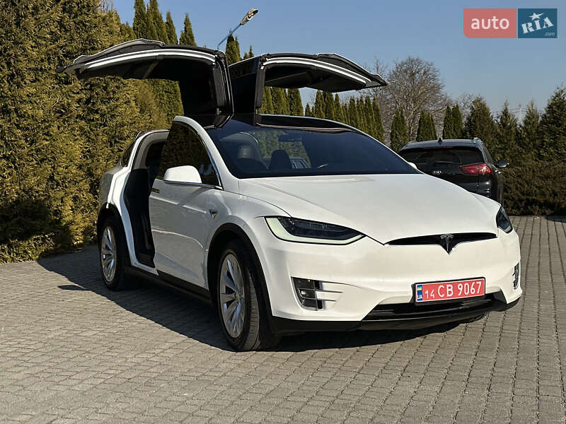 Позашляховик / Кросовер Tesla Model X 2018 в Львові