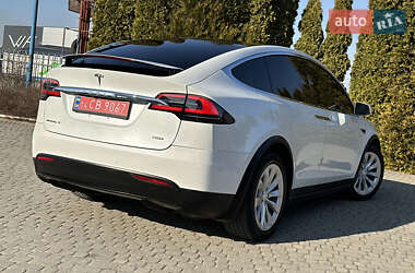 Позашляховик / Кросовер Tesla Model X 2018 в 