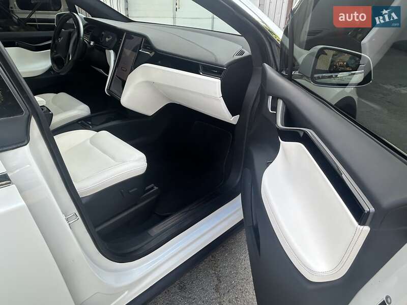 Внедорожник / Кроссовер Tesla Model X 2020 в Харькове