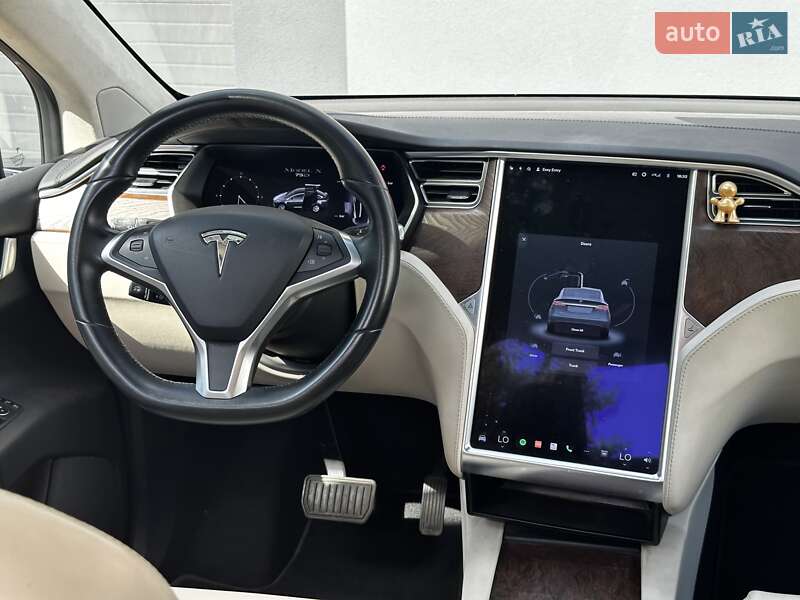 Позашляховик / Кросовер Tesla Model X 2017 в Києві
