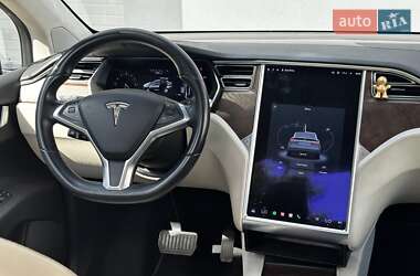 Позашляховик / Кросовер Tesla Model X 2017 в 