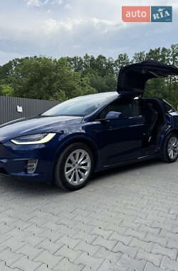 Позашляховик / Кросовер Tesla Model X 2017 в 