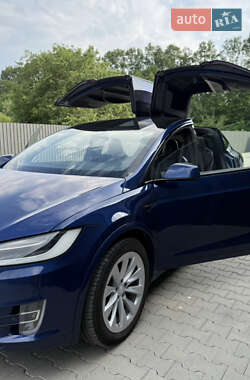 Позашляховик / Кросовер Tesla Model X 2017 в 