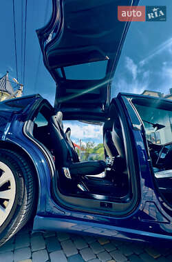 Позашляховик / Кросовер Tesla Model X 2017 в 