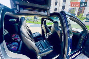 Позашляховик / Кросовер Tesla Model X 2017 в 