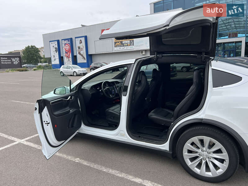 Позашляховик / Кросовер Tesla Model X 2019 в Ковелі