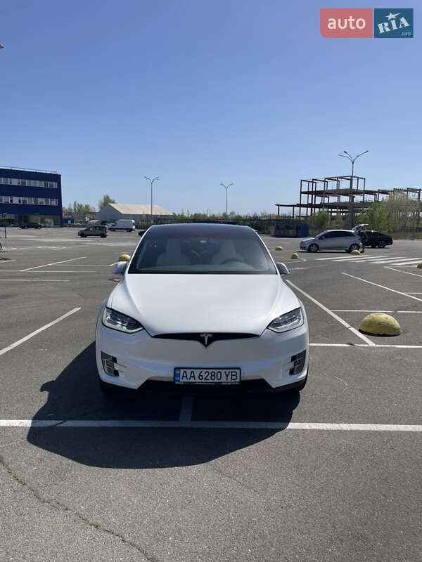 Внедорожник / Кроссовер Tesla Model X 2017 в Киеве