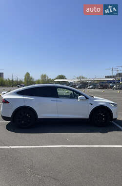 Внедорожник / Кроссовер Tesla Model X 2017 в 