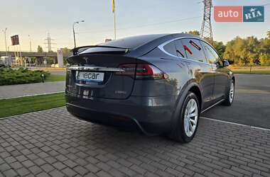 Позашляховик / Кросовер Tesla Model X 2018 в 