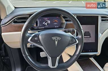 Позашляховик / Кросовер Tesla Model X 2018 в 