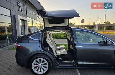 Позашляховик / Кросовер Tesla Model X 2018 в 