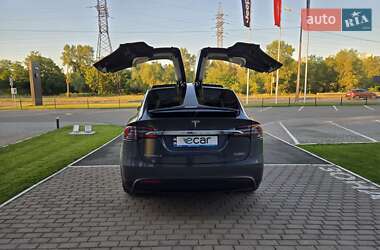 Позашляховик / Кросовер Tesla Model X 2018 в 
