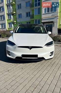 Позашляховик / Кросовер Tesla Model X 2016 в 